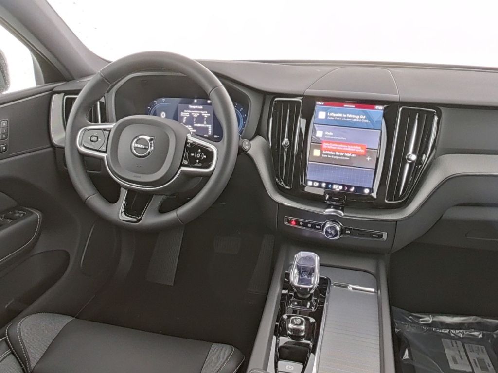 Volvo XC60 2025