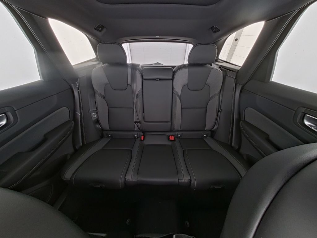 Volvo XC60 2025