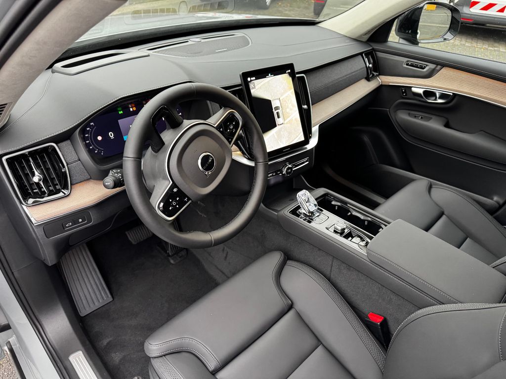 Volvo XC90 2025