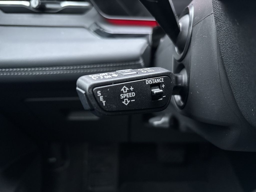 Audi Q6 e-tron 2025