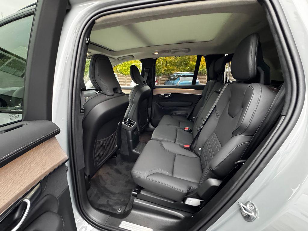 Volvo XC90 2025