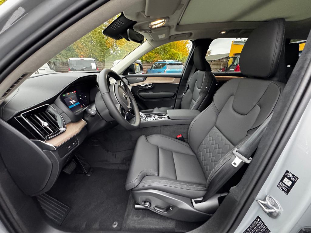 Volvo XC90 2025