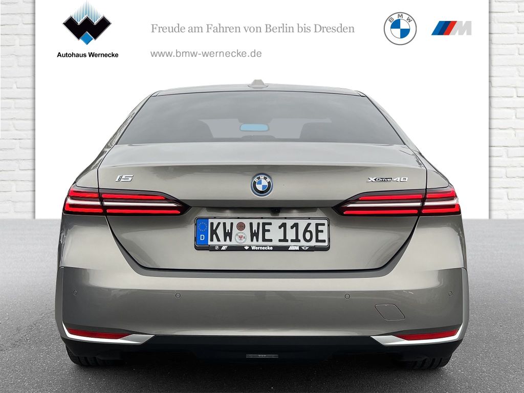 BMW i5 2025