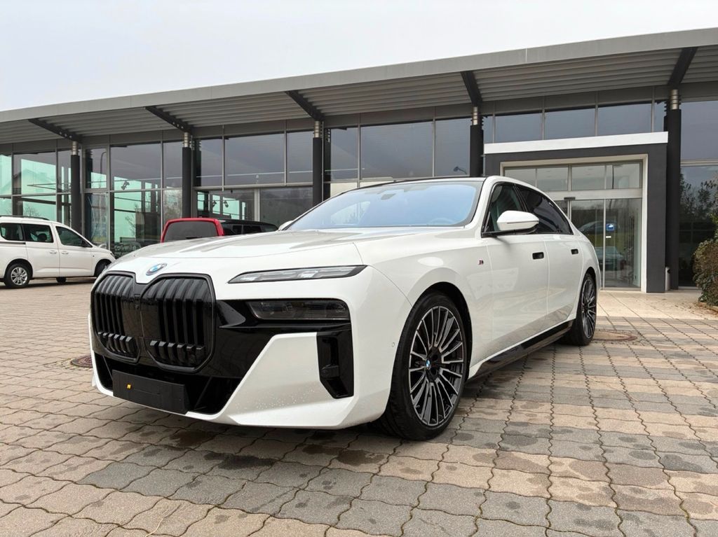 BMW i7 2024