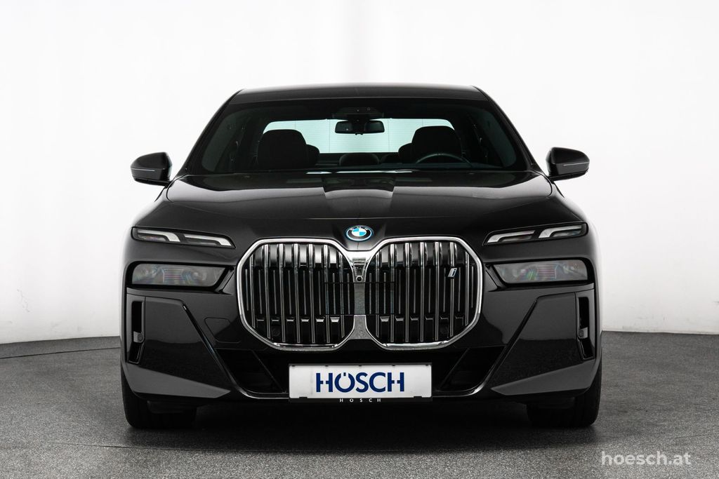BMW i7 2024