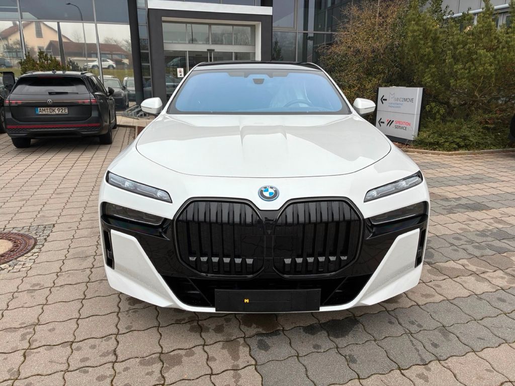 BMW i7 2024