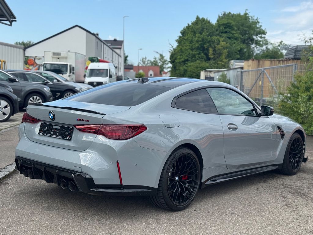BMW M4 2025