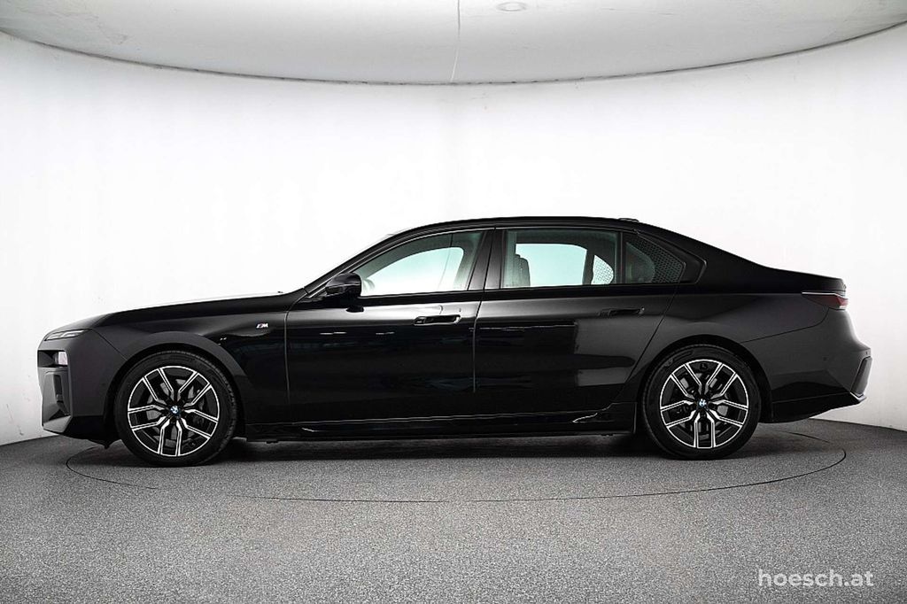 BMW i7 2024