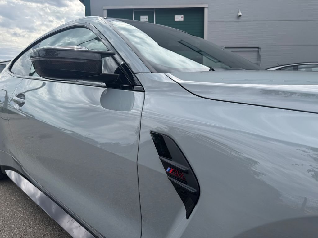 BMW M4 2025