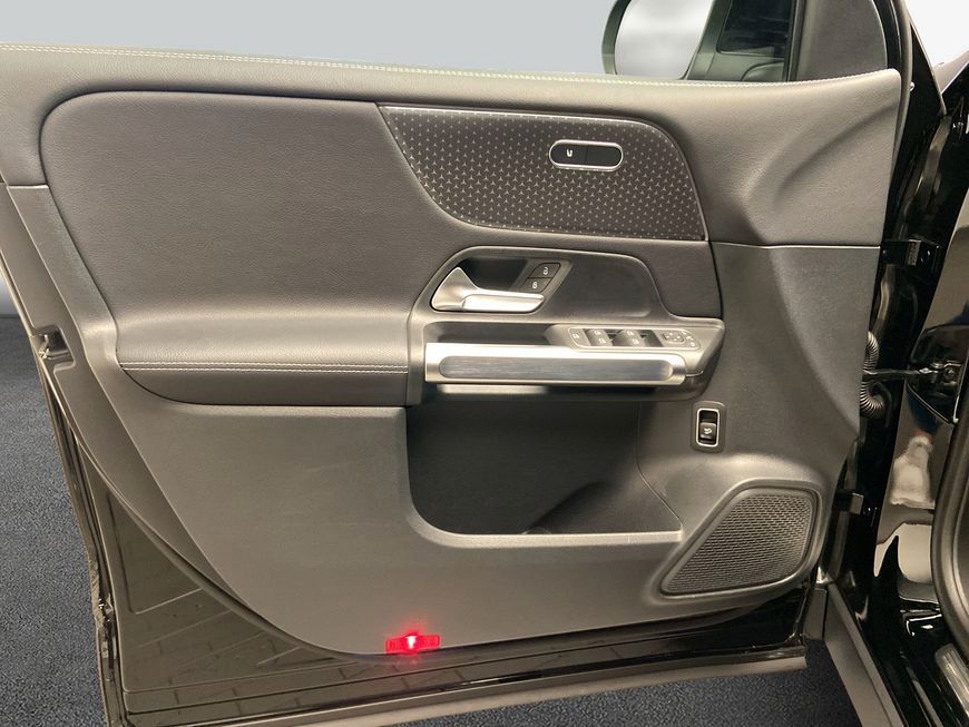 Mercedes-Benz GLB 200 2024