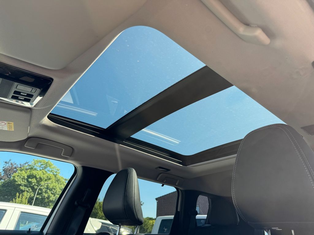 Mitsubishi Plug-in Hybrid Outlander 2026