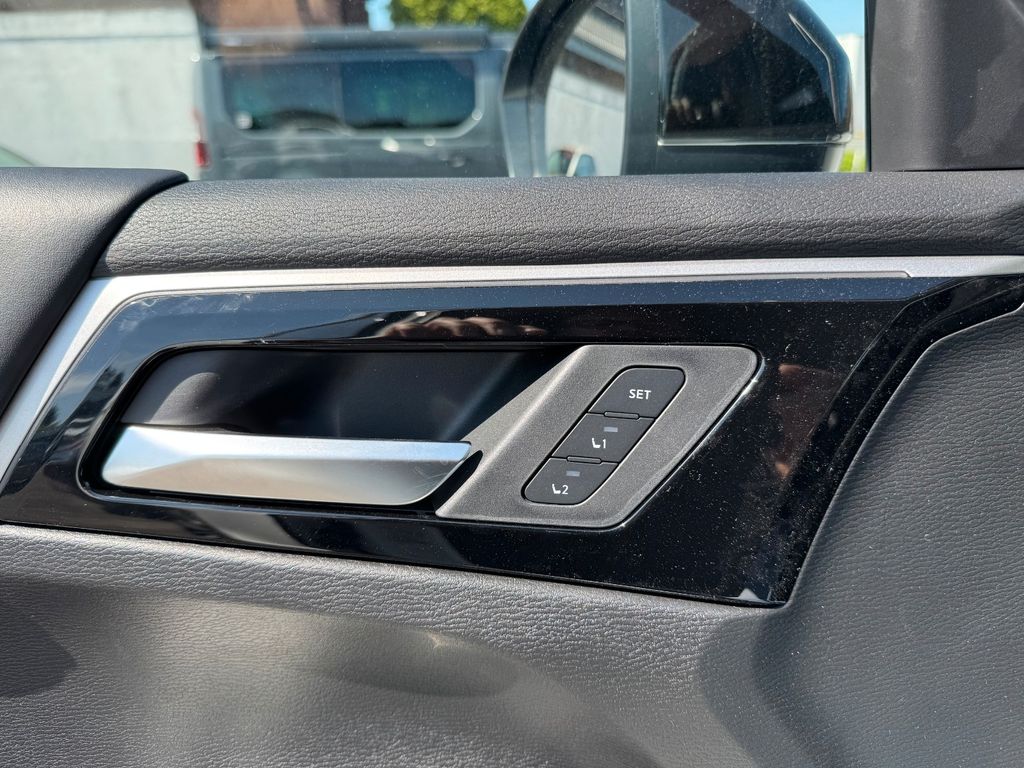 Mitsubishi Plug-in Hybrid Outlander 2026