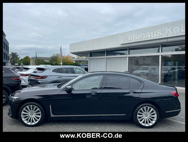 BMW 750 2021