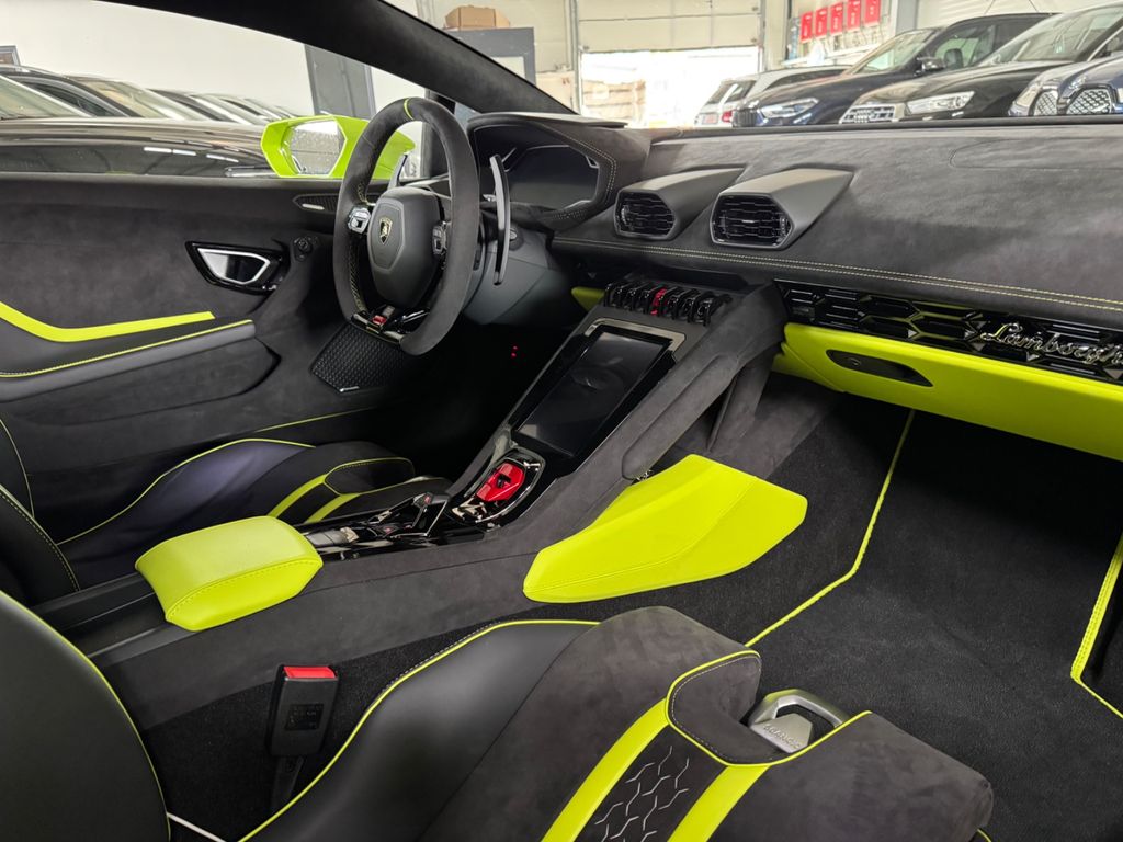 Lamborghini Huracán 2023