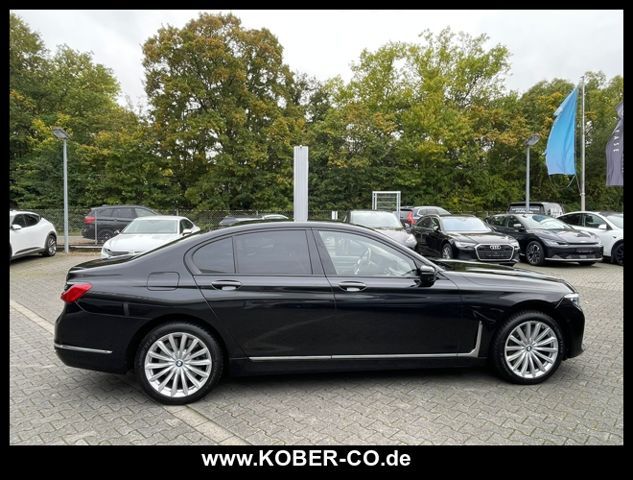 BMW 750 2021