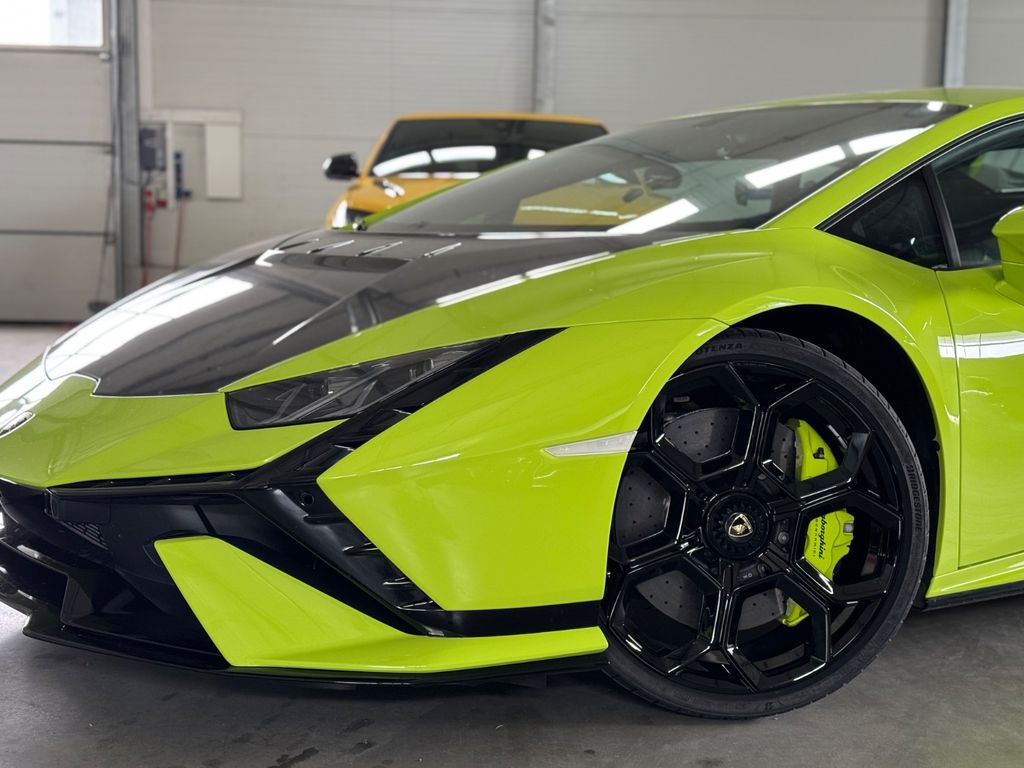 Lamborghini Huracán 2023