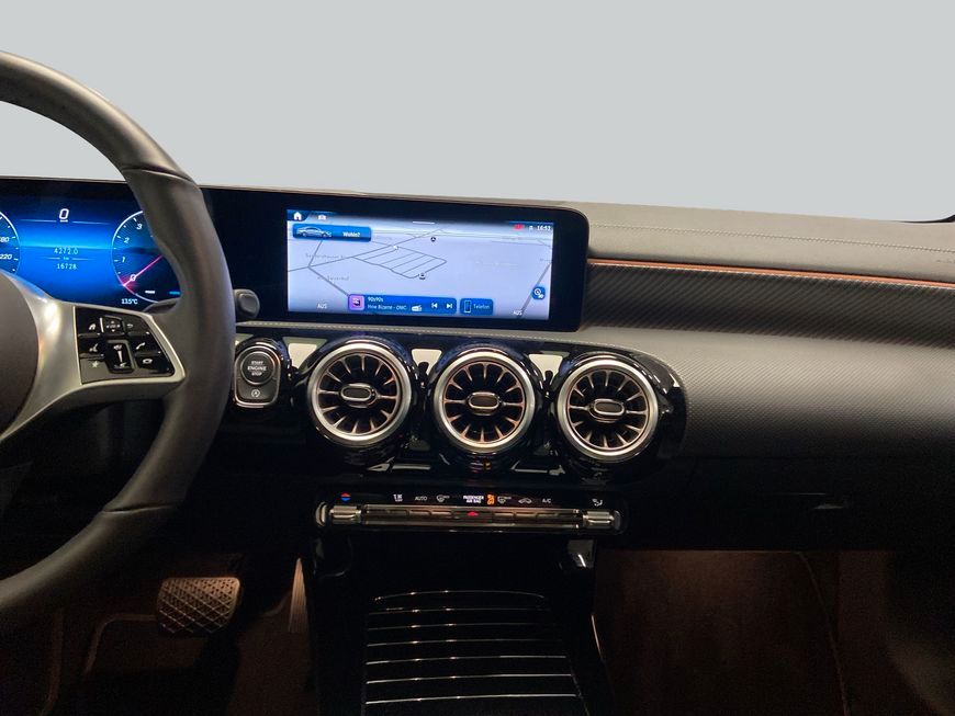 Mercedes-Benz CLA 200 2024