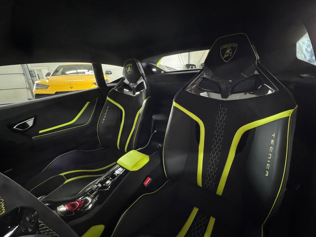 Lamborghini Huracán 2023
