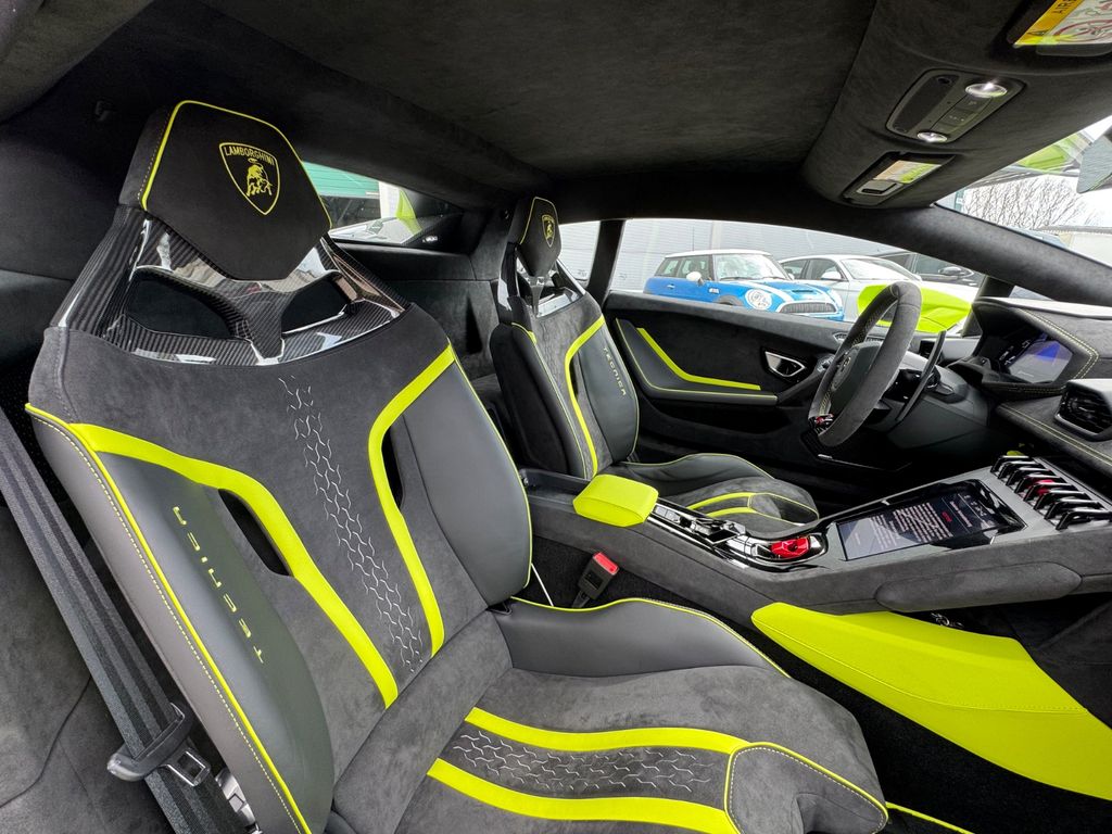 Lamborghini Huracán 2023