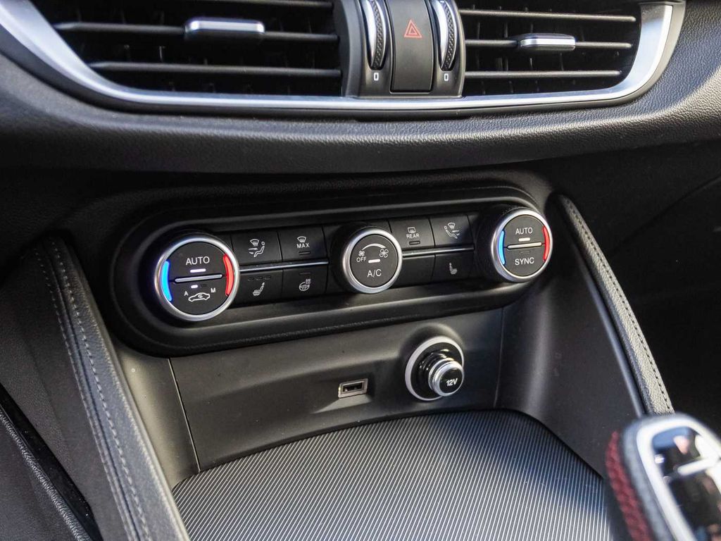 Alfa Romeo Stelvio 2023