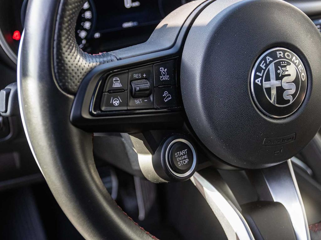 Alfa Romeo Stelvio 2023
