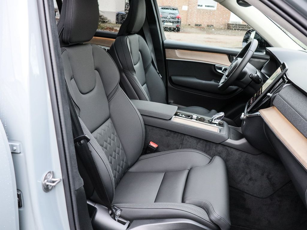 Volvo XC90 2025