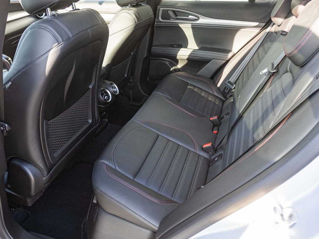 Alfa Romeo Stelvio 2023