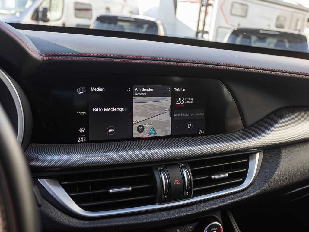 Alfa Romeo Stelvio 2023