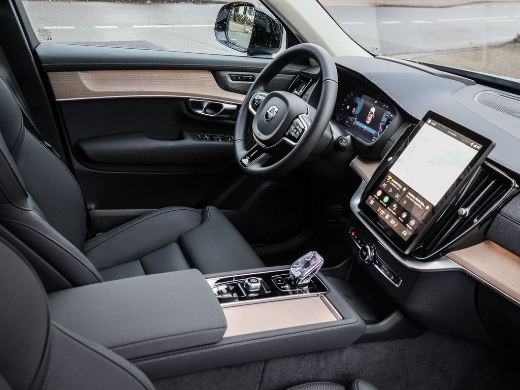Volvo XC90 2025
