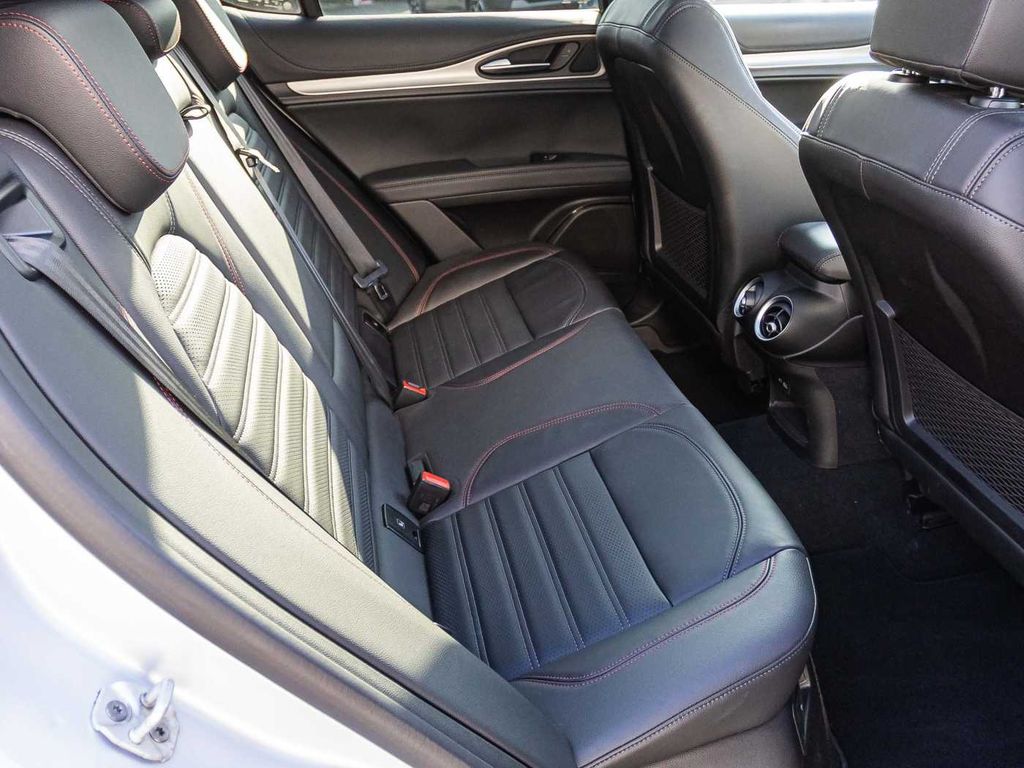 Alfa Romeo Stelvio 2023