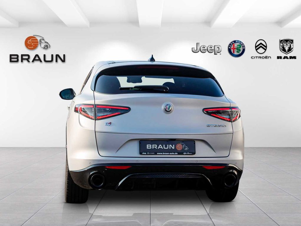 Alfa Romeo Stelvio 2023