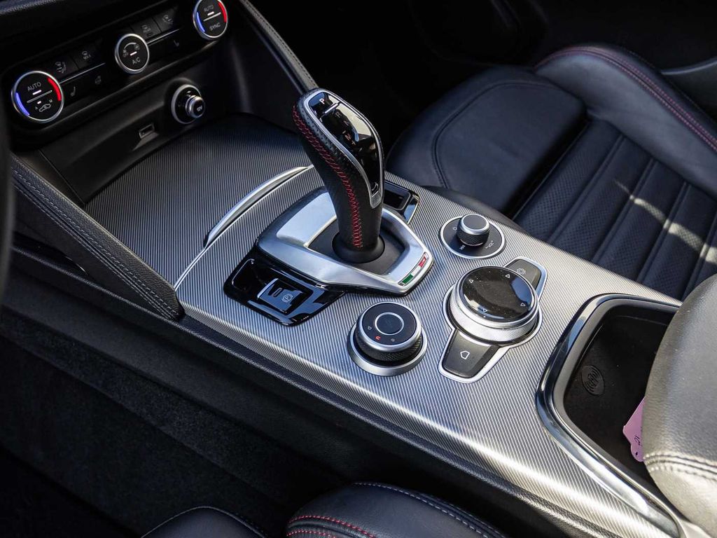 Alfa Romeo Stelvio 2023