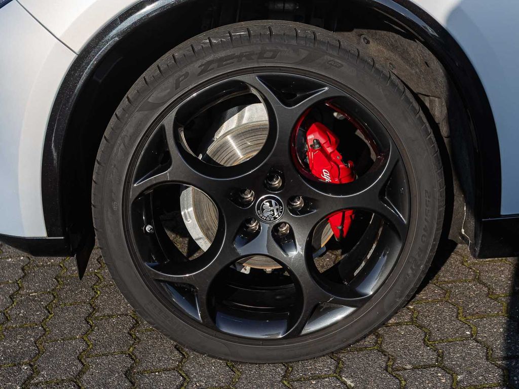 Alfa Romeo Stelvio 2023