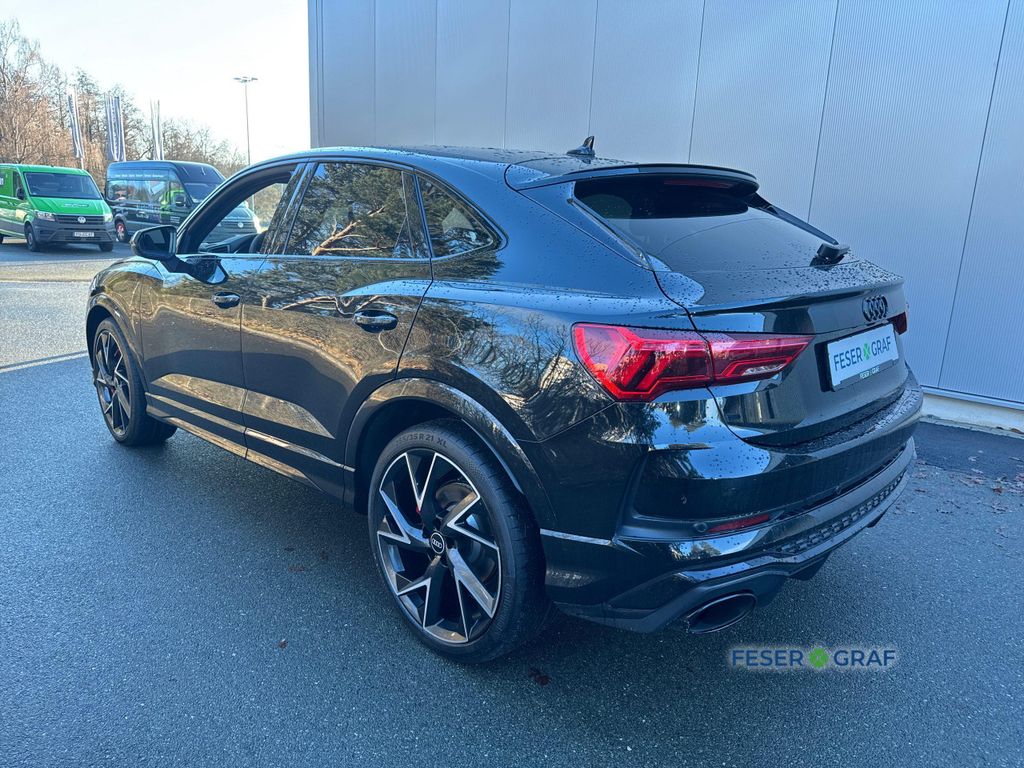 Audi RSQ3 2021