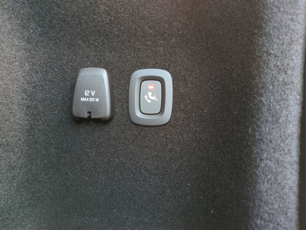 Volvo V60 Cross Country 2023