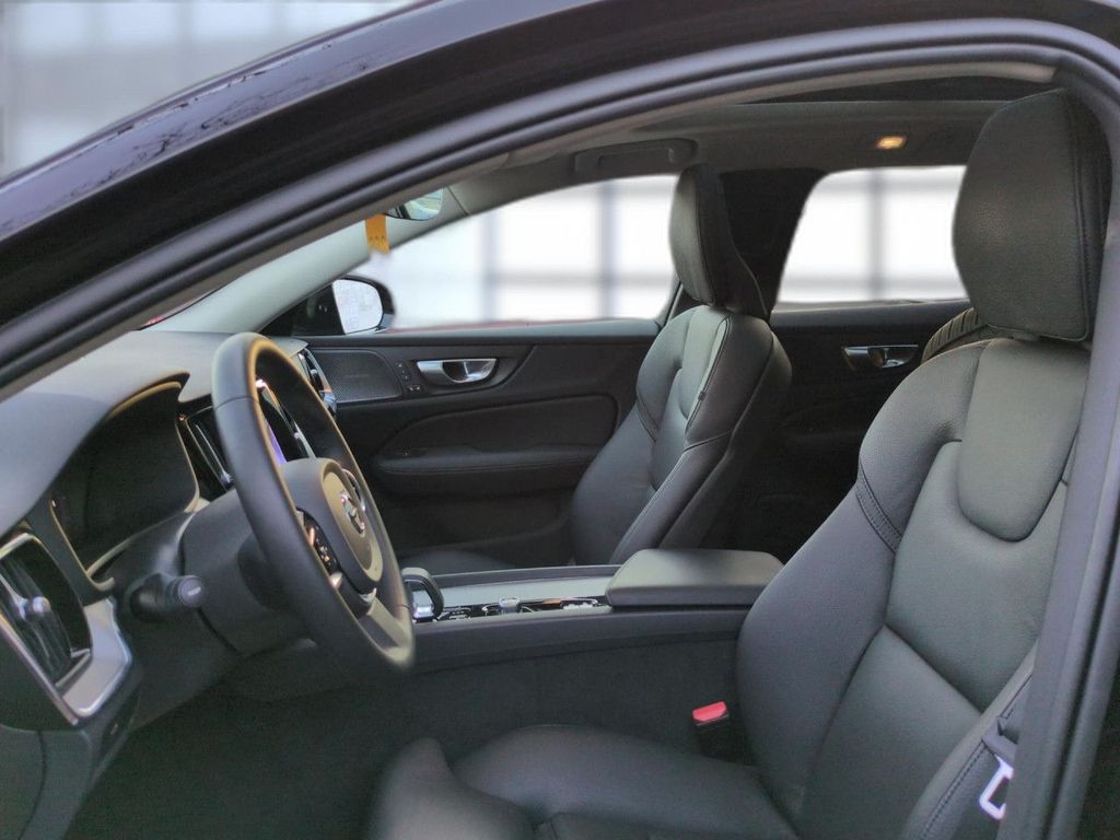 Volvo V60 Cross Country 2023