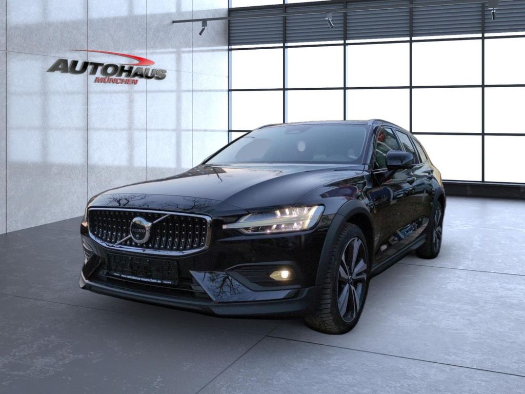 Volvo V60 Cross Country 2023