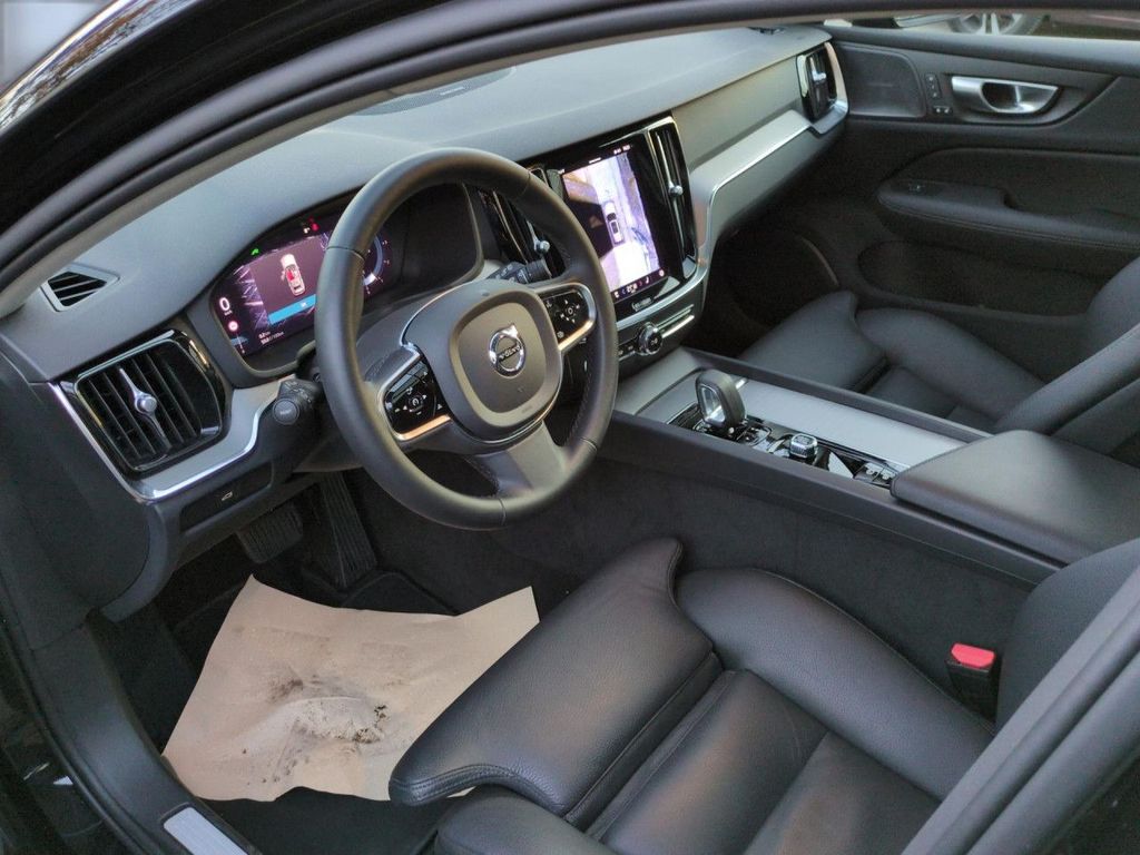 Volvo V60 Cross Country 2023