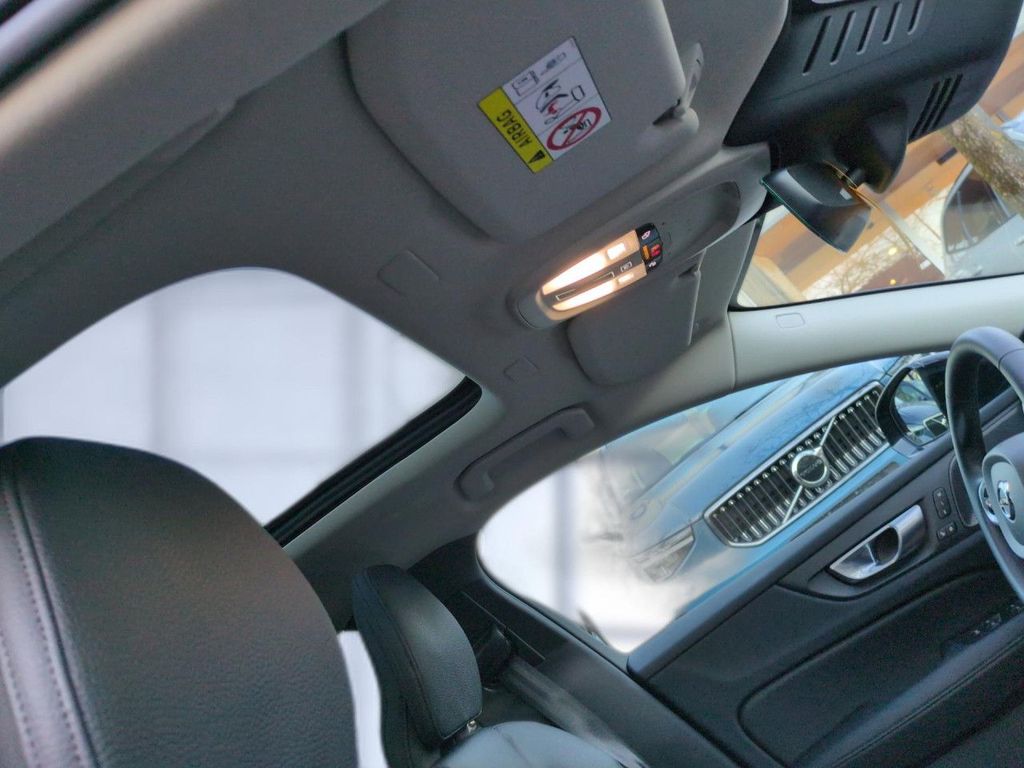 Volvo V60 Cross Country 2023