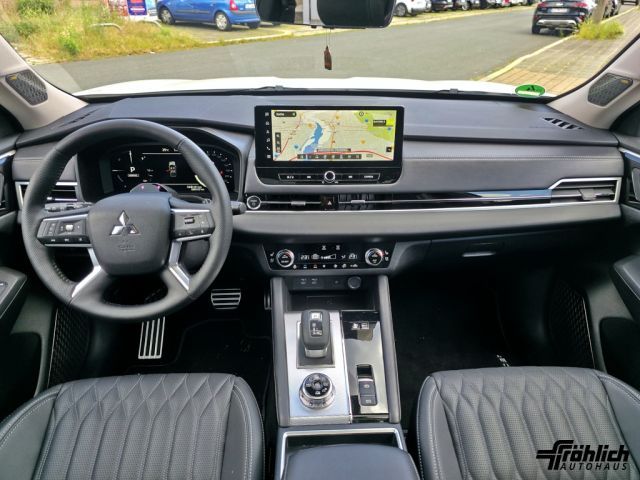 Mitsubishi Plug-in Hybrid Outlander 2025