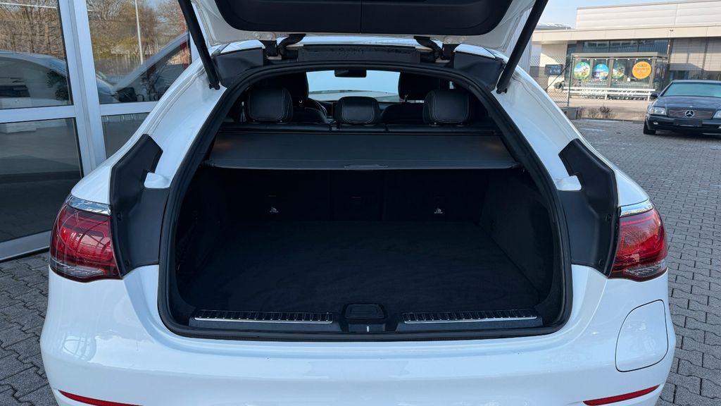 Mercedes-Benz GLC 300 2022