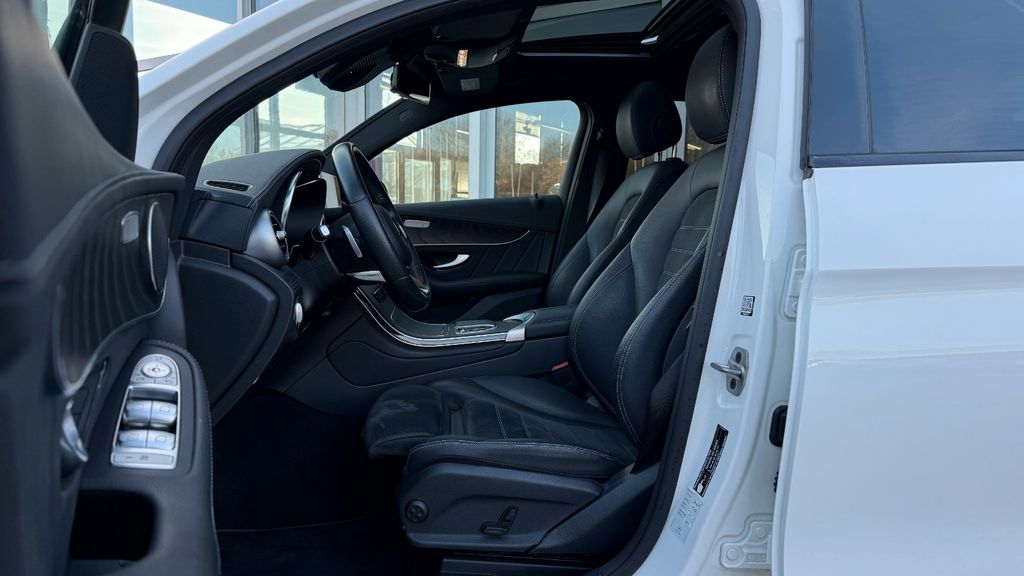 Mercedes-Benz GLC 300 2022