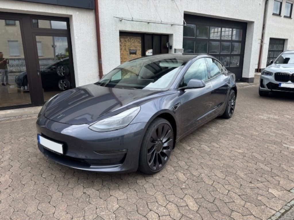 Tesla Model 3 2022