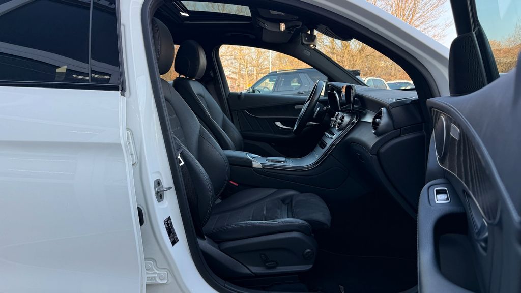 Mercedes-Benz GLC 300 2022