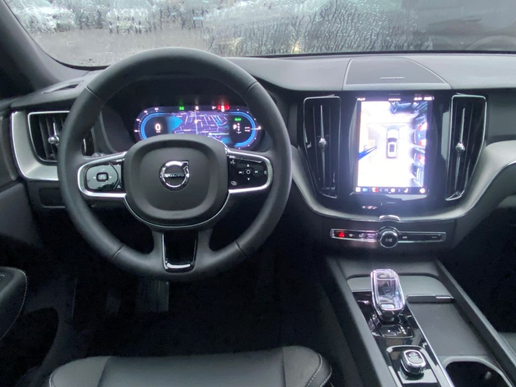 Volvo XC60 2025