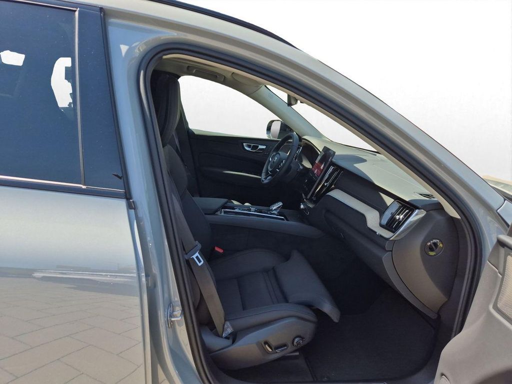 Volvo XC60 2025