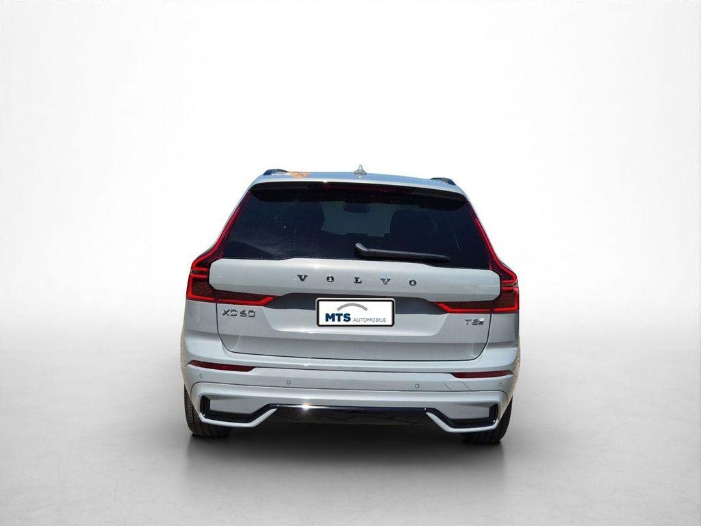 Volvo XC60 2025