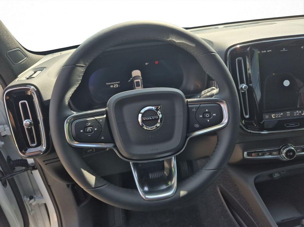 Volvo EX40
