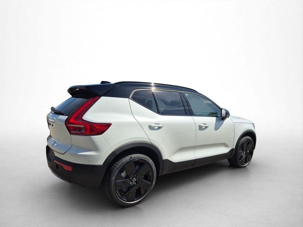 Volvo EX40