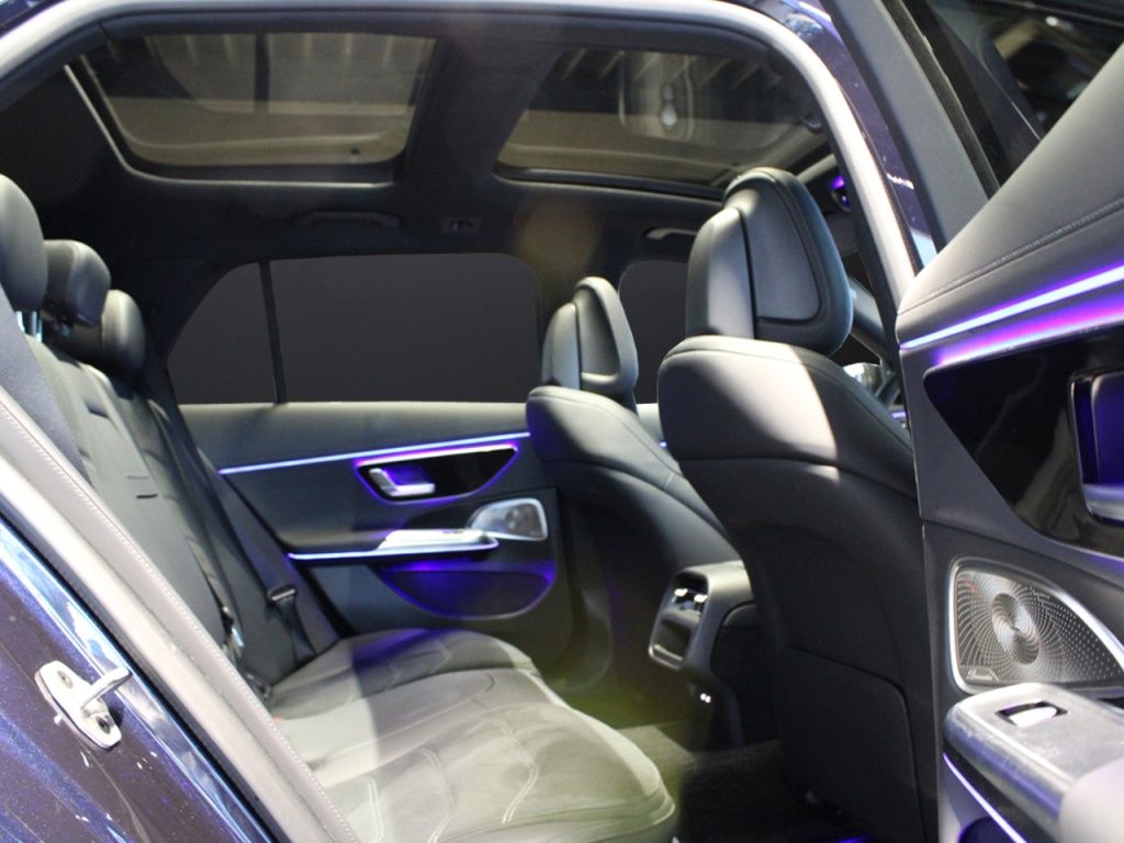 Mercedes-Benz E 300 2025